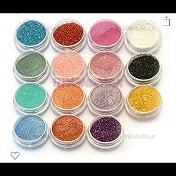 Eyeshadow - Picture 3 of 3